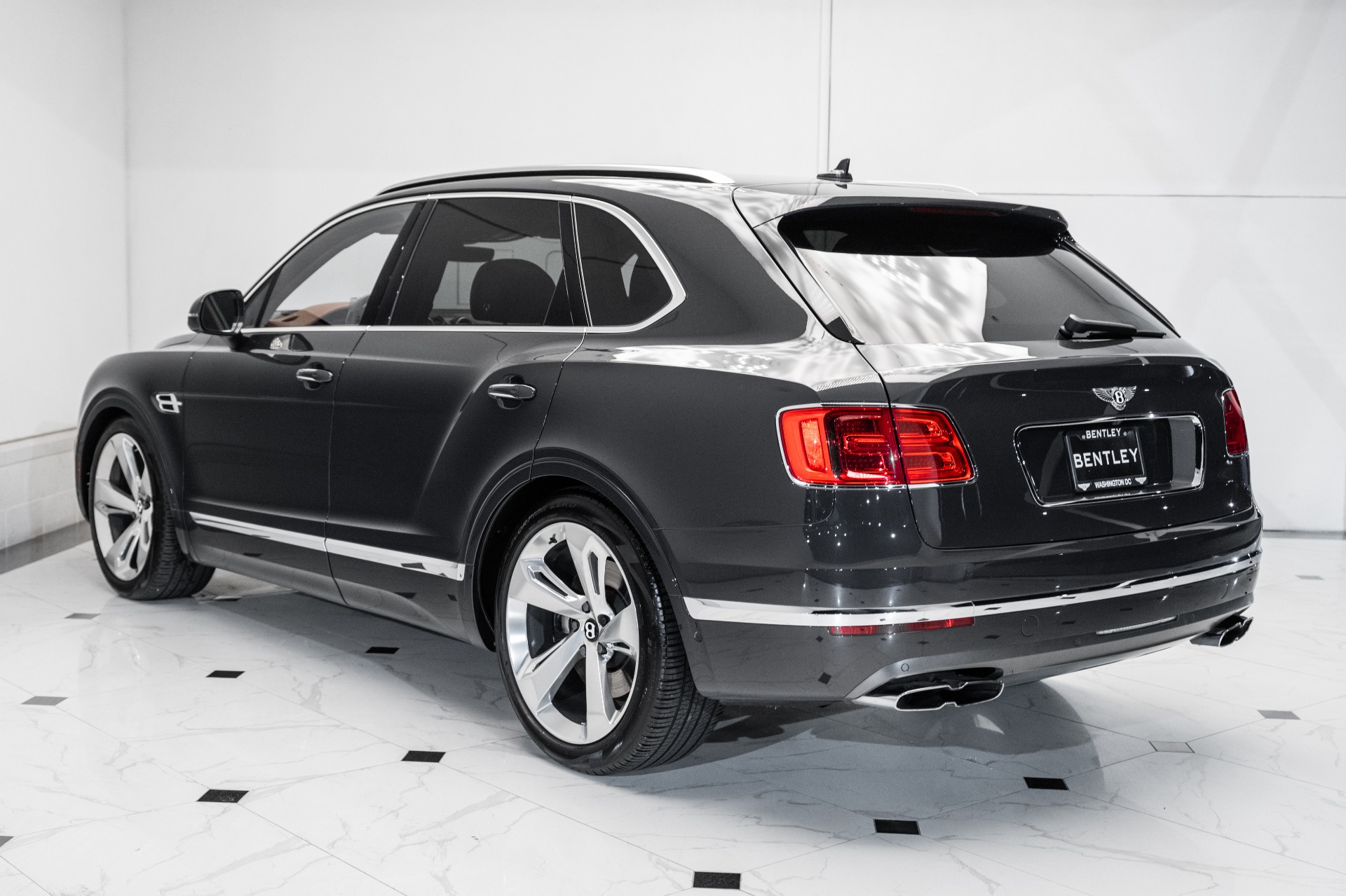 2019 Bentley Bentayga Base photo 3