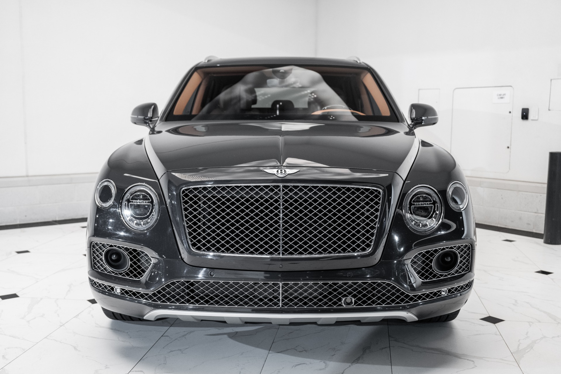 2019 Bentley Bentayga Base photo 8