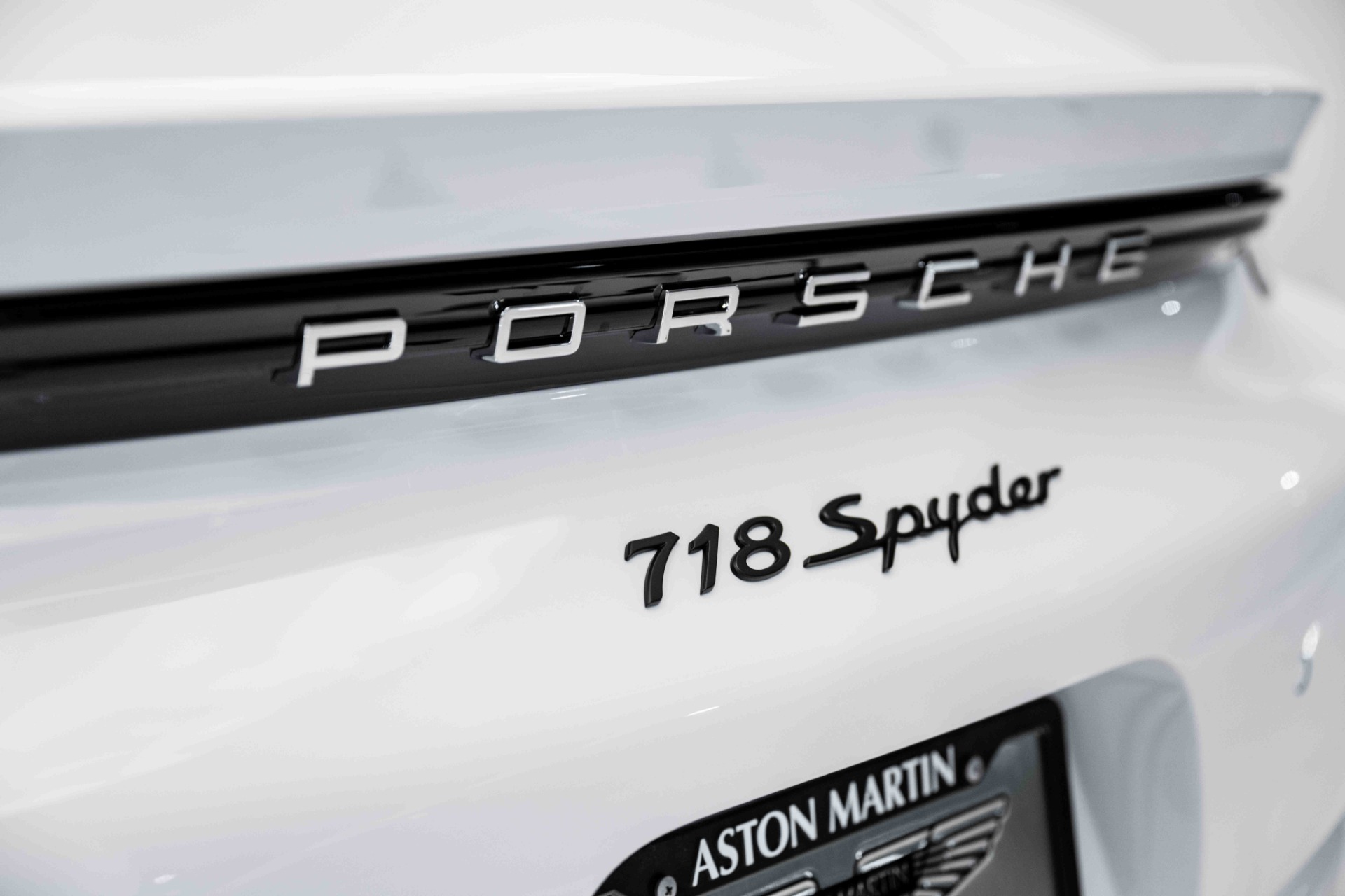 2022 Porsche 718 Spyder photo 15