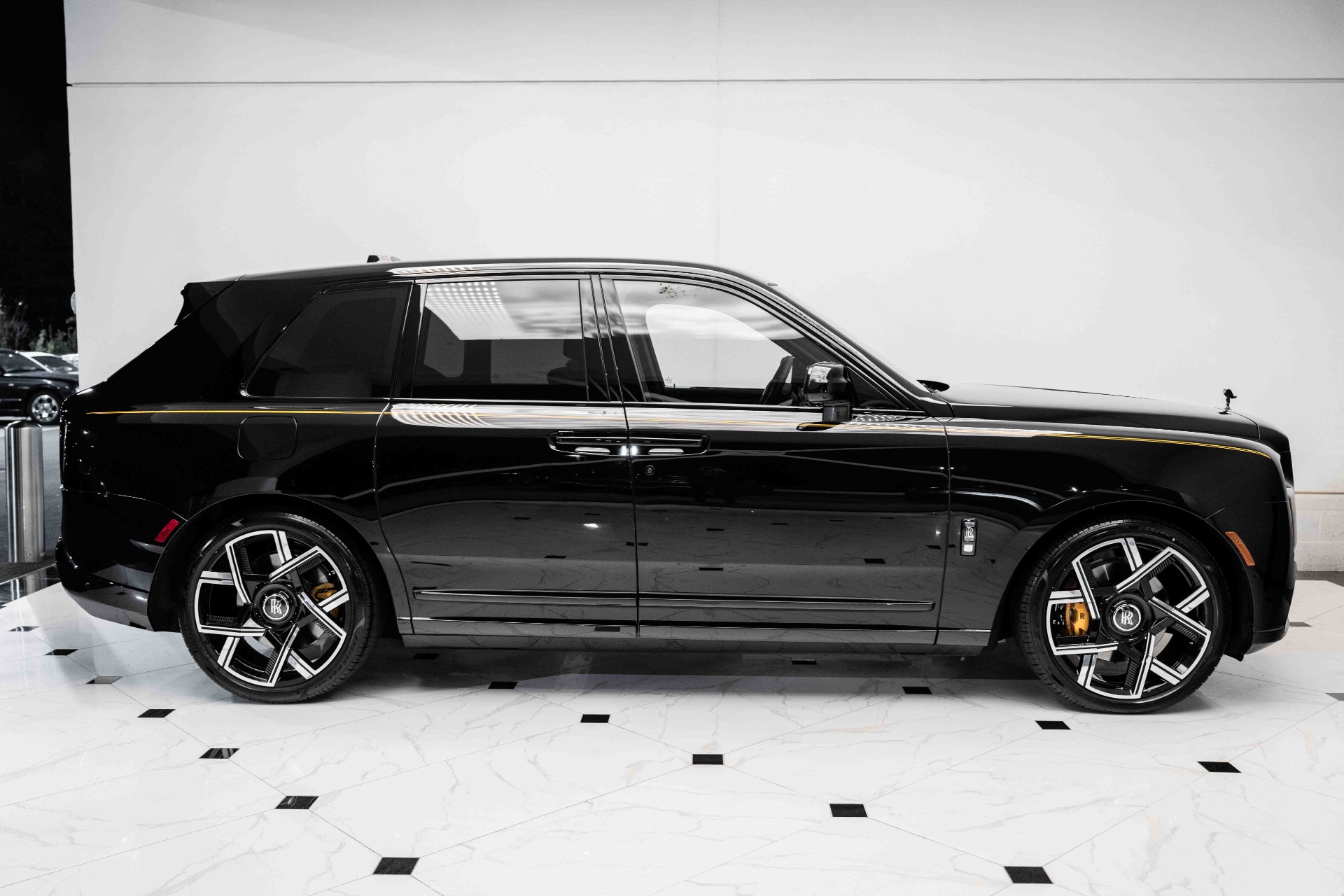 2025 Rolls-Royce Cullinan Black Badge photo 6