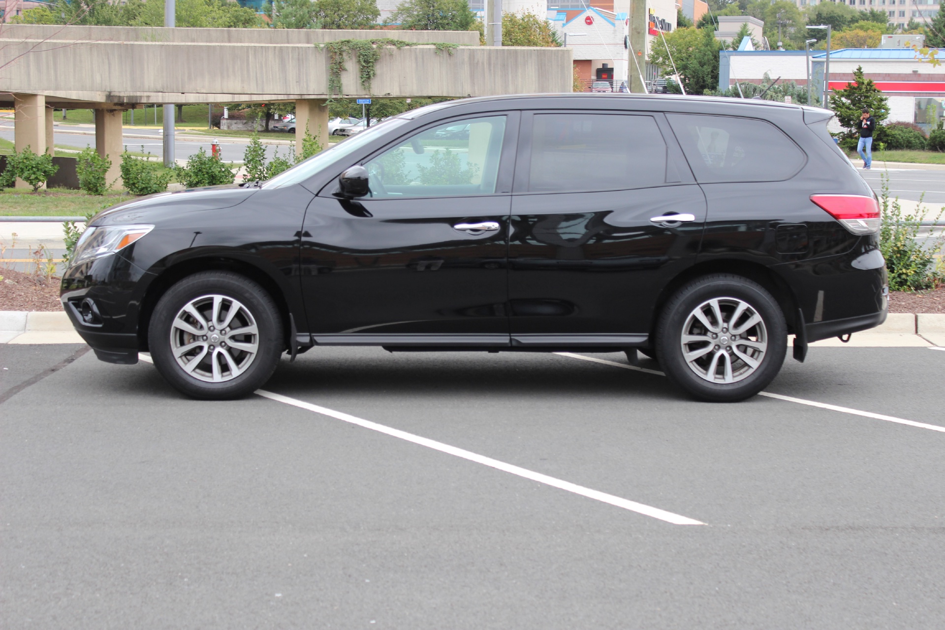 2014 nissan pathfinder black